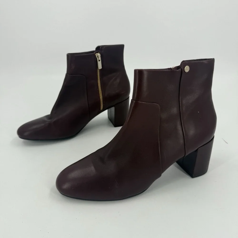 Taryn Rose Camille Leather Ankle Booties Burgundy Block Heel Side Zip Womens 9.5